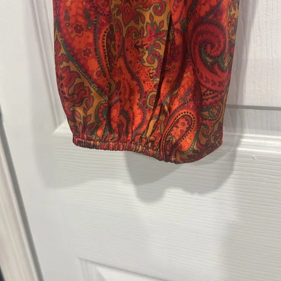 Marciano By Guess V-Neck Crop Top
NWT
Size 6 - Picture 4 of 6